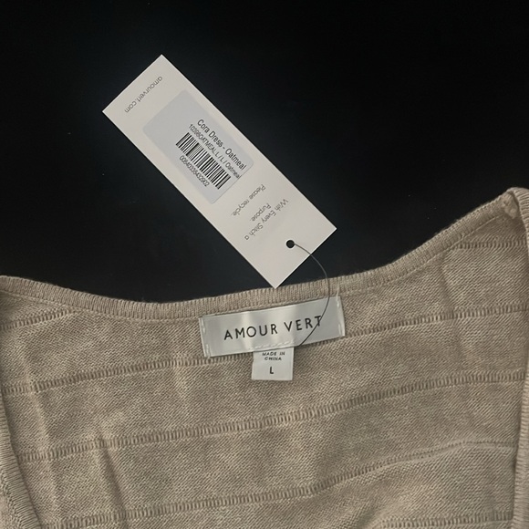 Dress - Picture 7 of 7